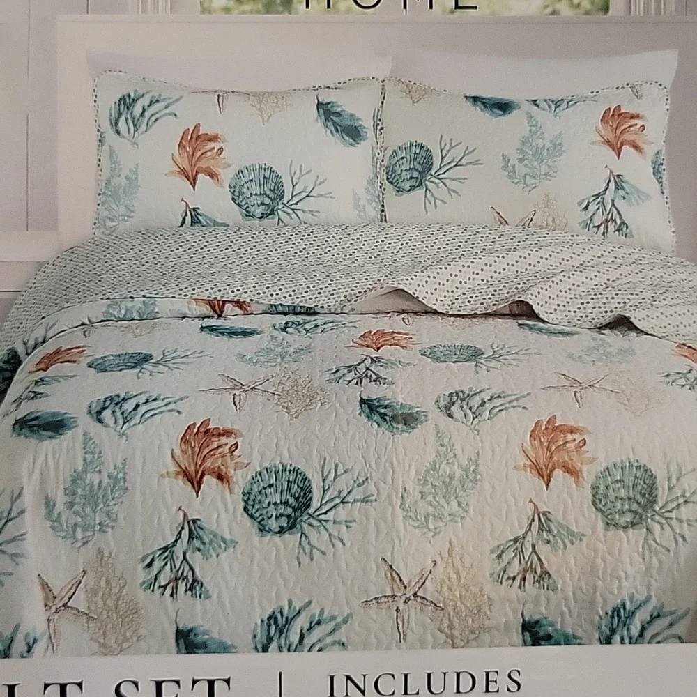 Great Bay Home Key West Quilt Set aqua white background shells starfish F/Q New…